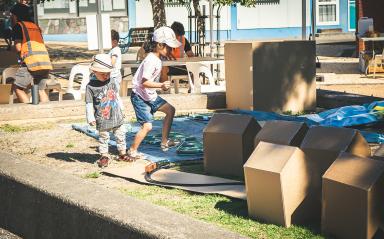 Kids turn Northcote Town Centre into Cardboard Neighbourhood